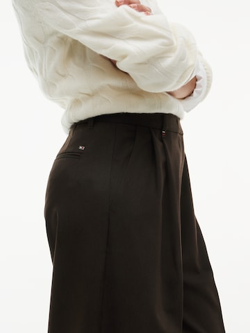 TOMMY HILFIGER Wide Leg Hose in Braun