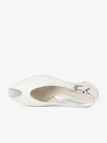 ANCAMY Sandals in Beige