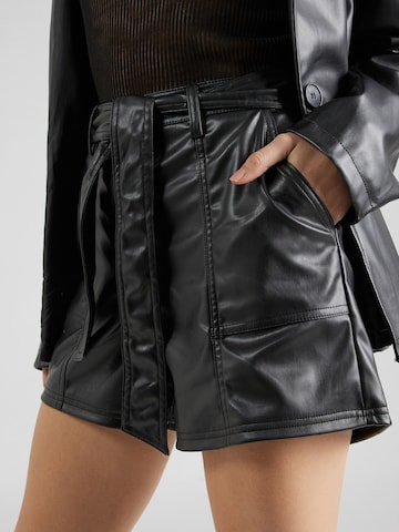 ONLY Regular Shorts 'CLIO' in Schwarz