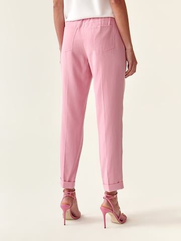 regular Pantaloni con piega frontale 'SUMIKO' di TATUUM in rosa