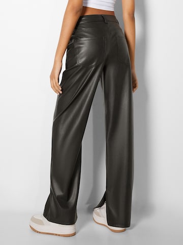 Bershka Loosefit Hose in Schwarz