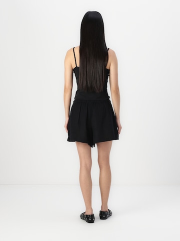GAP Loosefit Kalhoty – černá