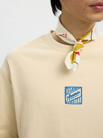 SELECTED Sjal i hvid: forside