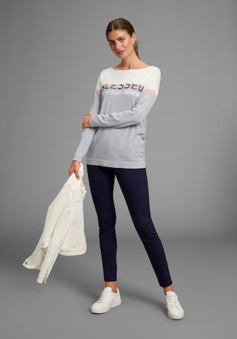 DELMAO Slim fit Pants in Blue: front