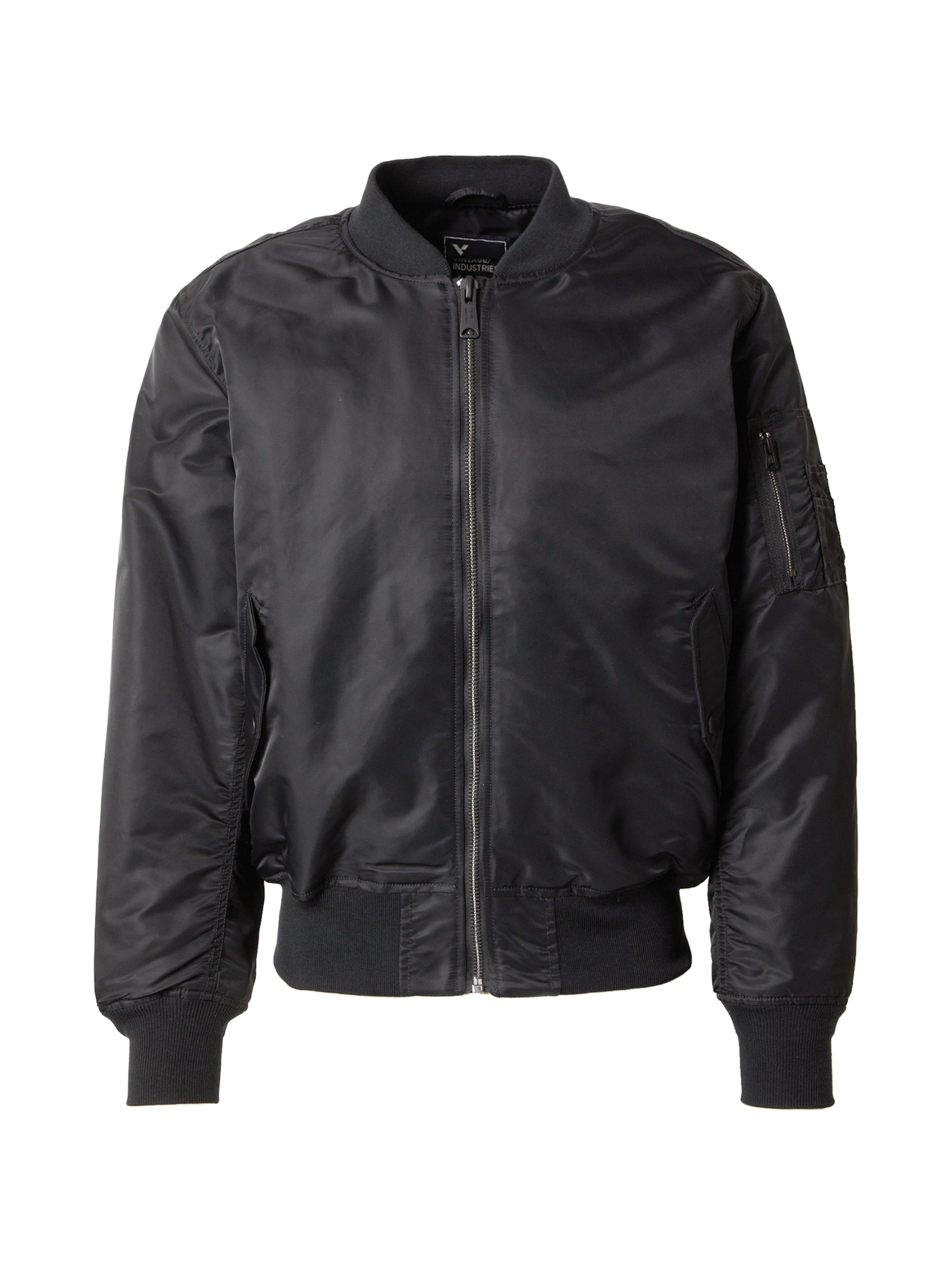 Vintage Industries Kevad-sügisjope 'Carter', värv must: eest vaates