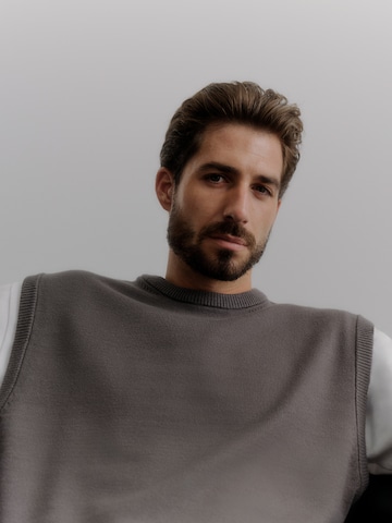 ABOUT YOU x Kevin Trapp Pullunder 'Danny' in Grau