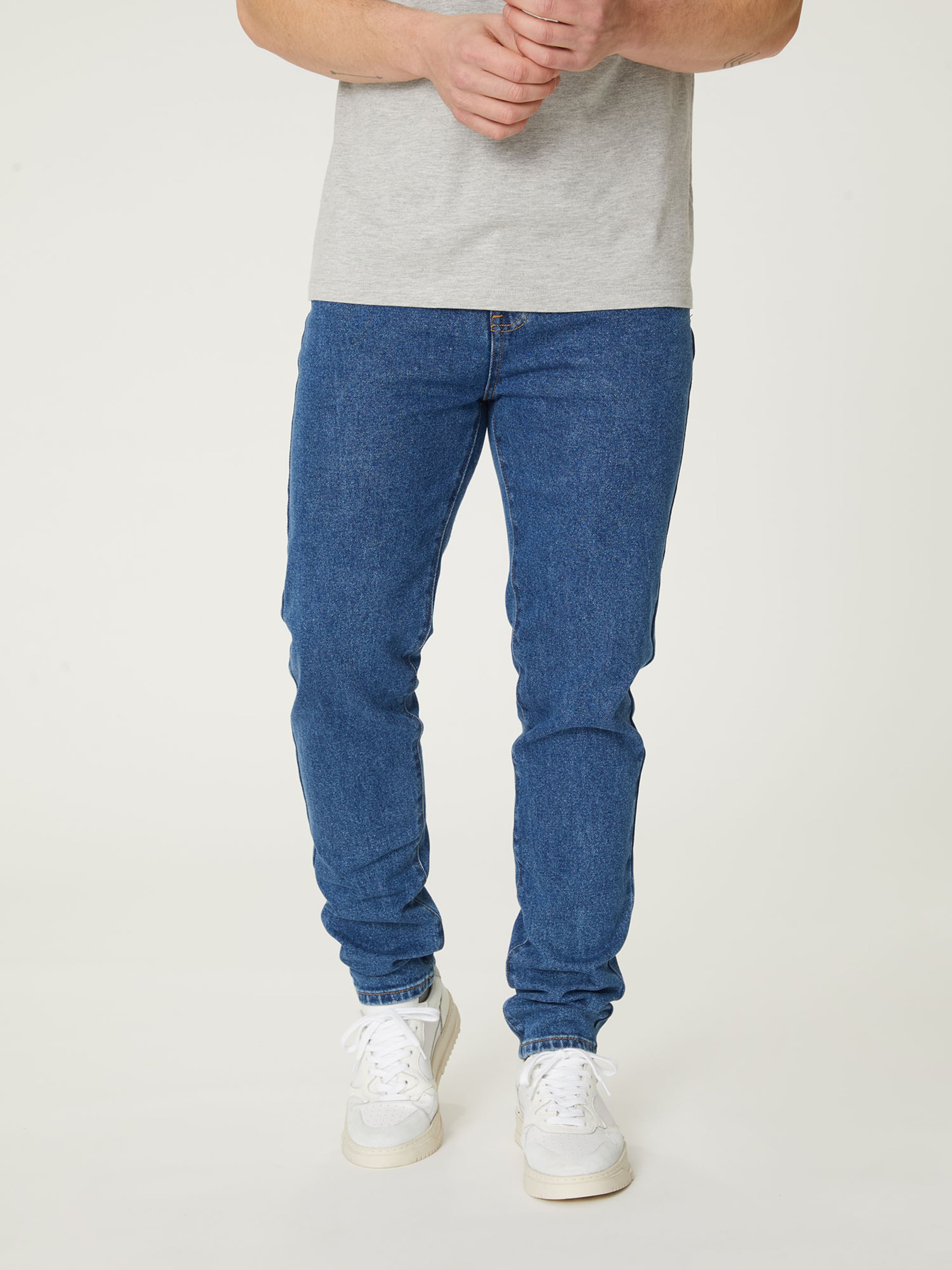 DAN FOX APPARELregular Traperice 'Rico' - plava boja: prednji dio