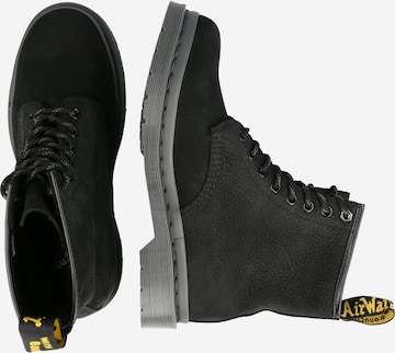 Dr. Martens Stövel med snörning i svart