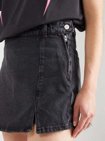 Trendyol Regular Shorts in Schwarz