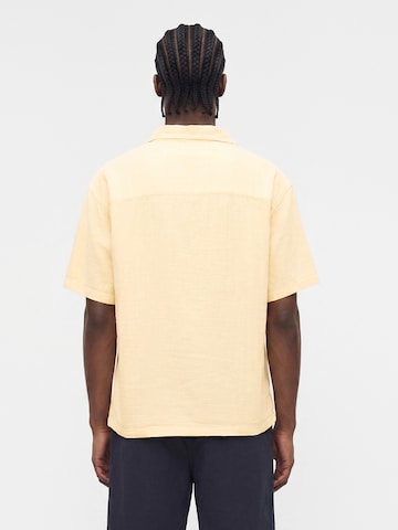 GAP Comfort fit Button Up Shirt in Beige
