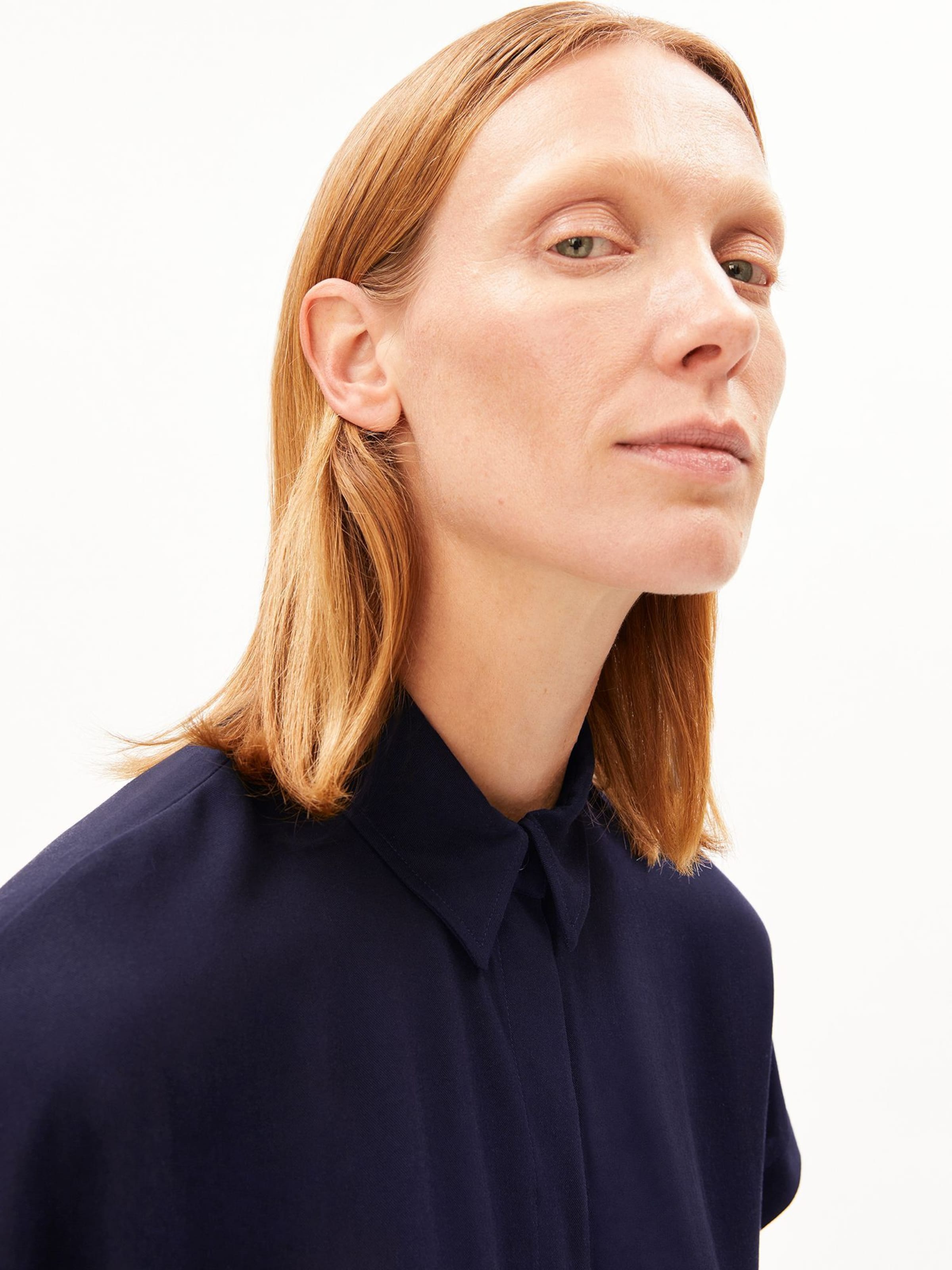 ARMEDANGELS Blouse 'LARISAANA' in Blauw: voorkant