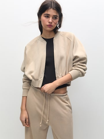 Pull&Bear Sweatjacke in Braun: predná strana