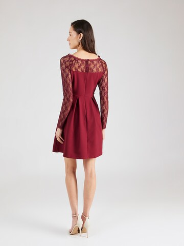 Robe 'Willow' ABOUT YOU en rouge