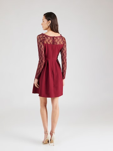 Robe 'Willow' ABOUT YOU en rouge