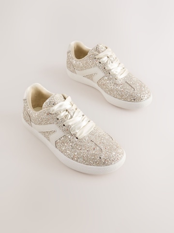 Baskets Next en beige