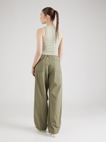 LEVI'S ® Loosefit Bukser 'Parachute Pant ' i grøn