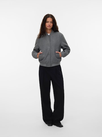 VERO MODA Prechodná bunda 'VMFORTUNE' - Sivá