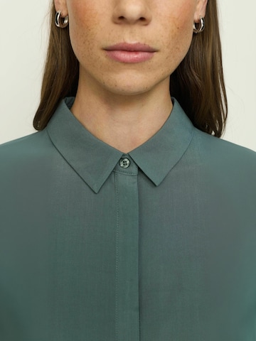 T-shirt ' Shirt ' Soft Rebels en vert : devant