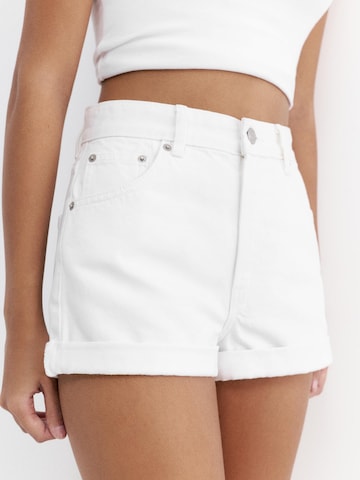 Pull&Bear Szabványos Farmer - fehér