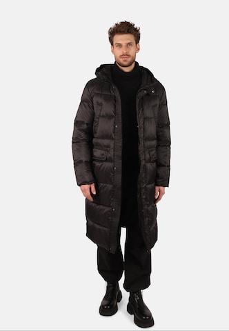 Fuchs Schmitt Winter Coat in Black: front