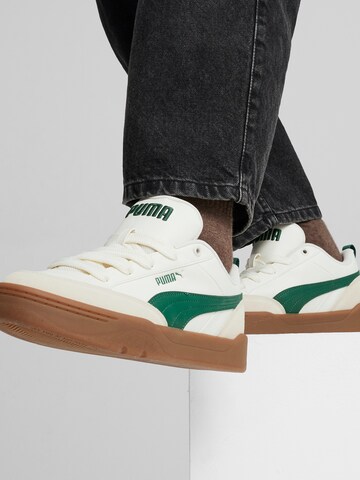 Baskets basses 'Park Lifestyle' PUMA en blanc