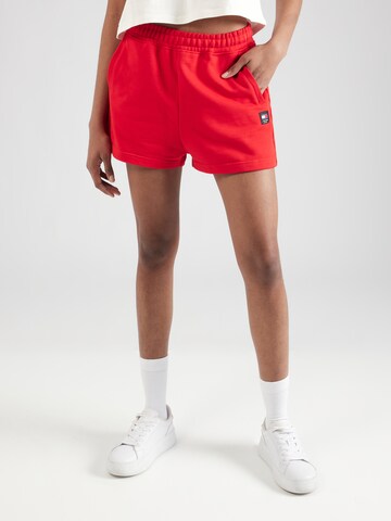 Tommy Jeans Loosefit Shorts in Rot: predná strana