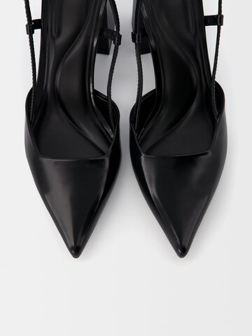 Bershka Slingpumps in Zwart