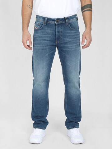 regular Jeans 'MARKEE' di DIESEL in blu: frontale