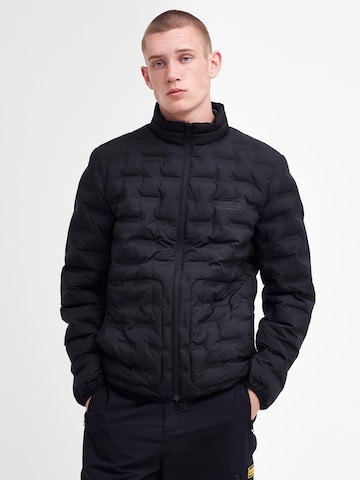 Veste mi-saison Barbour International en noir : devant