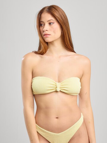 America Today Bandeau Bikini in Geel: voorkant