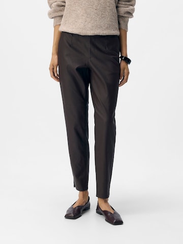 Coupe slim Pantalon à pince 'OBJBelle' OBJECT en marron : devant