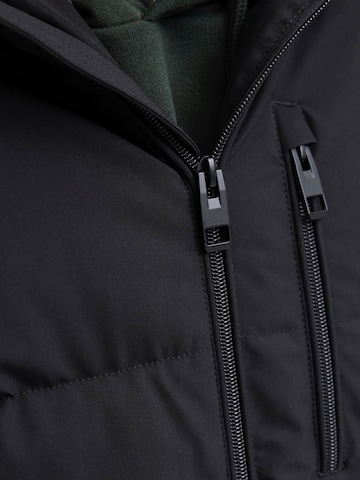Geacă de iarnă 'JJEOWEN' de la JACK & JONES pe negru