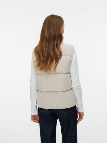 VERO MODA - Chaleco en beige