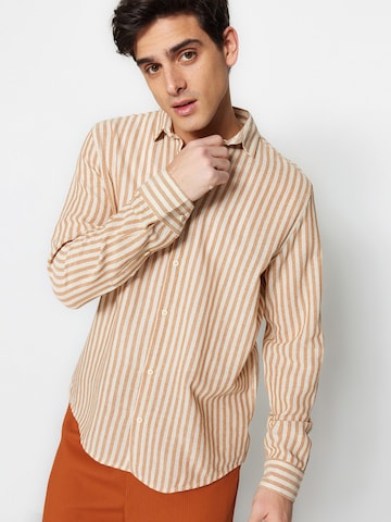 Trendyol Средняя посадка Рубашка в Серый: спереди