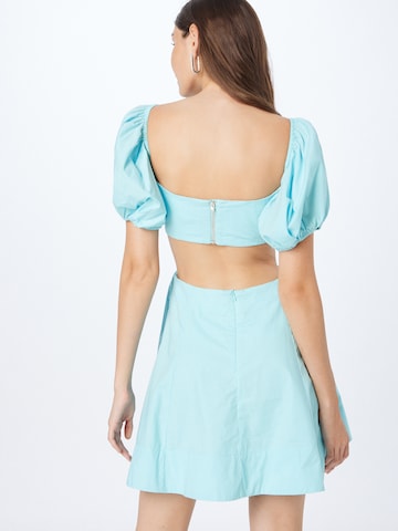 Robe de cocktail 'MAKAELA' Bardot en bleu