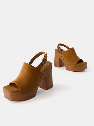 Sandales Bershka en marron