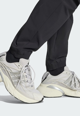 Effilé Pantalon 'Trefoil Essentials' ADIDAS ORIGINALS en noir