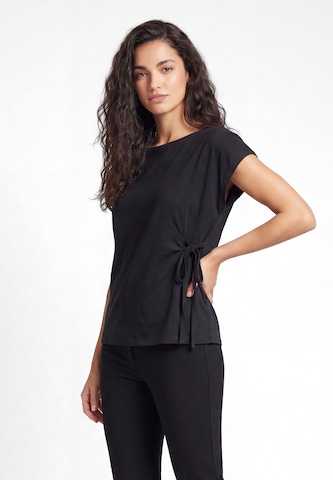 T-shirt usha BLACK LABEL en noir : devant