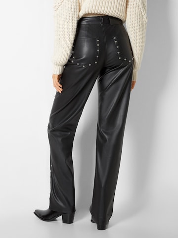 Bershka Regular Broek in Zwart