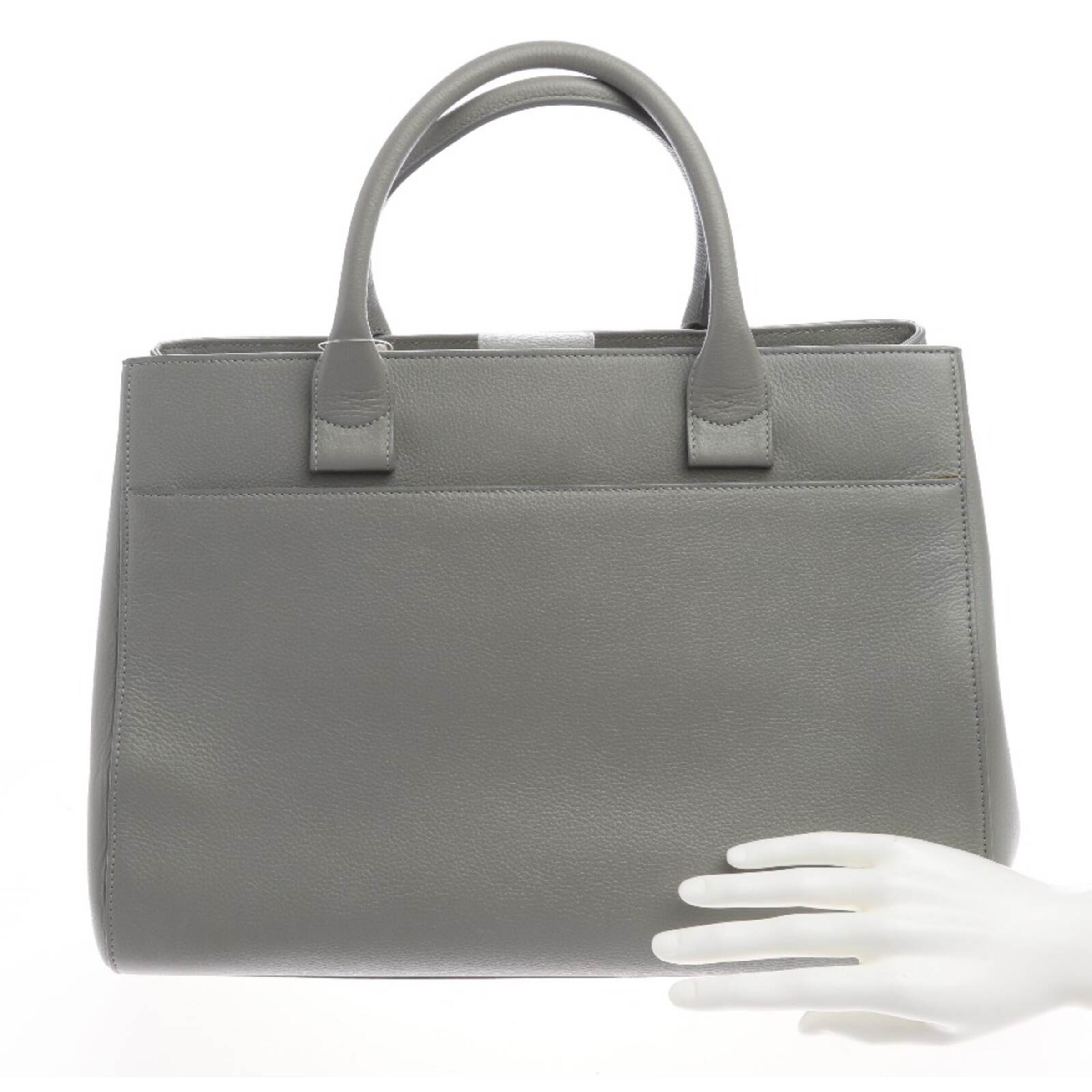 CHANEL Bag in One size in Grey