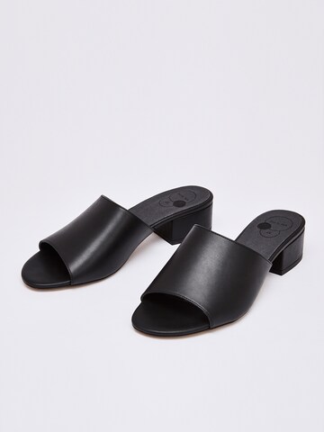 NINE TO FIVE Mules 'Maia' in Black