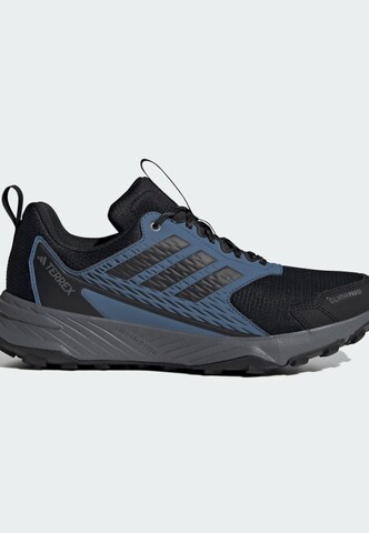 Chaussure basse 'Tracefinder 2' ADIDAS TERREX en noir