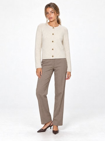 Cardigan 'Strickjacken' Dilvin en blanc