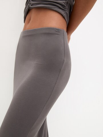 Jupe Pull&Bear en gris