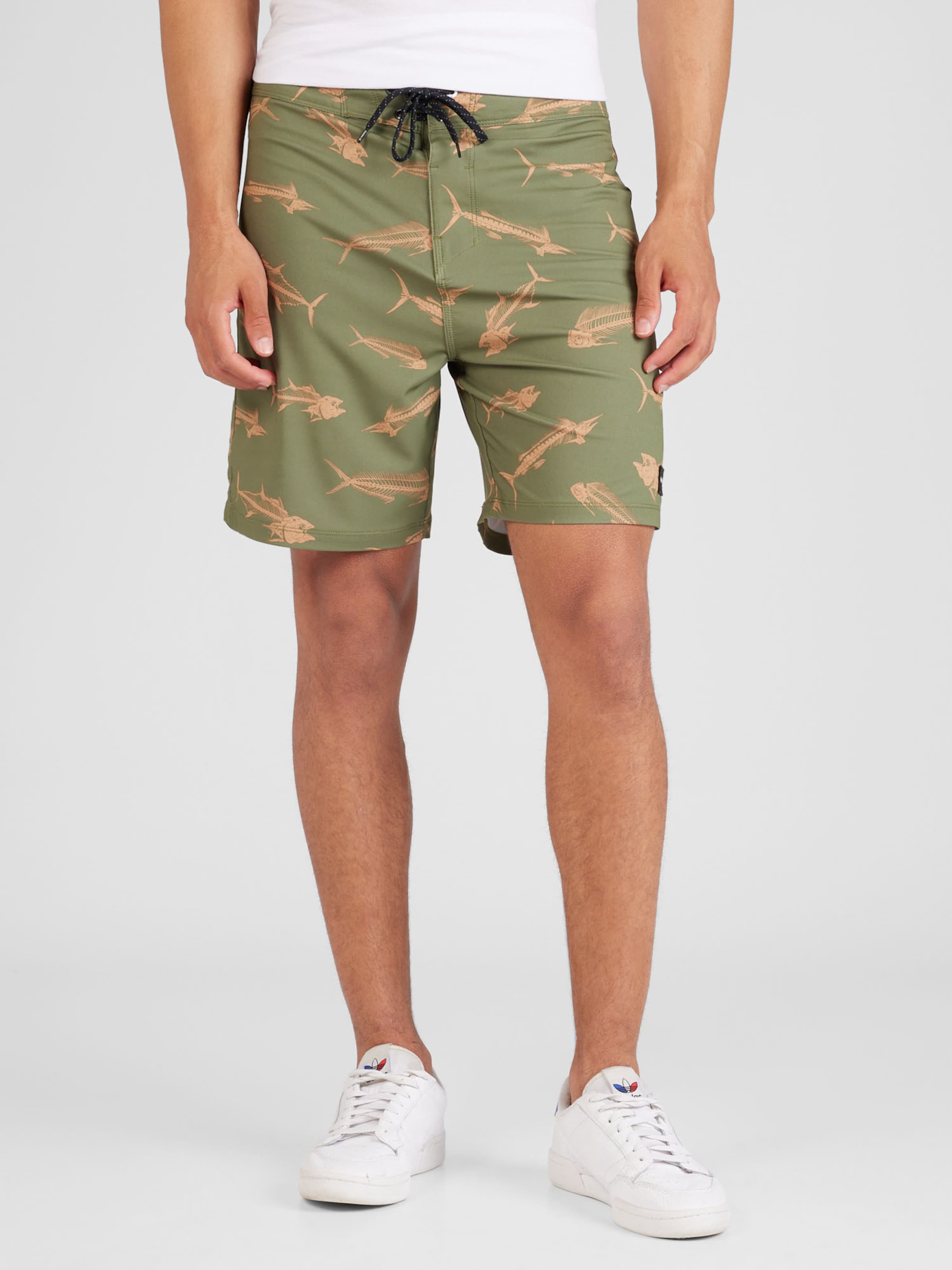 Hurley camo hot sale cargo shorts