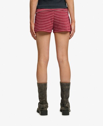 Superdry & Co Regular Hose in Rot