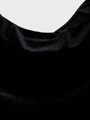 Top 'XVELVI' de la MANGO pe negru