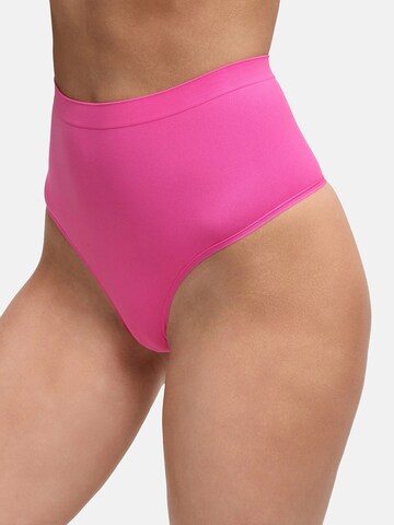 cfab (formerly creamy fabrics) String 'Seamless High-Waist Tanga' in Pink: front