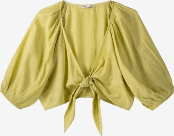 Bershka Blouse in Groen: voorkant