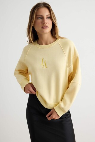 Sweat-shirt Trendyol en jaune : devant